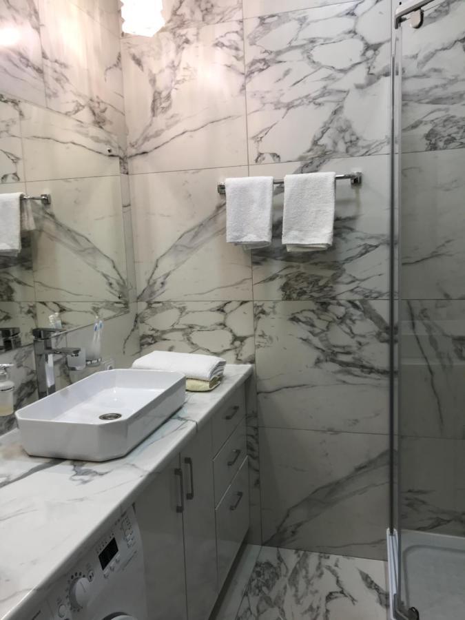 Люкс Апартаменты На Назарбаева Uralsk Eksteriør billede